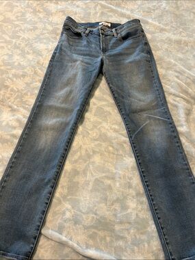Lucky Brand Sweet Mid Rise Straight Jeans